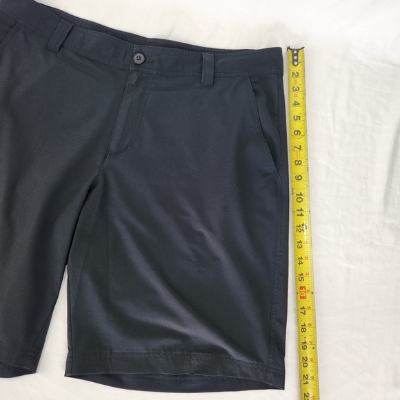 Columbia Men's Black Flat Front Shorts 38 - Picture 6 of 12